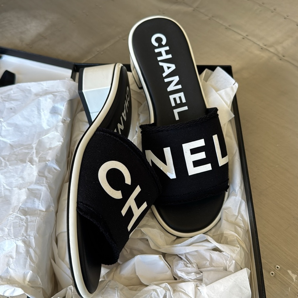 Chanel 24c black white logo slide sandal mules with box sz 39 - Picture 5 of 9